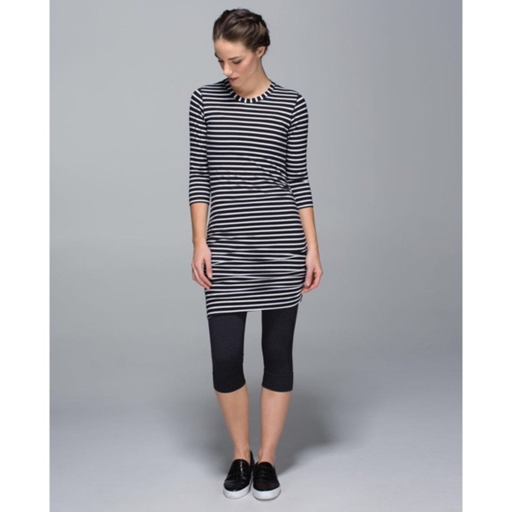 Lululemon Anytime Mini Dress Sz 4 b&w stripe